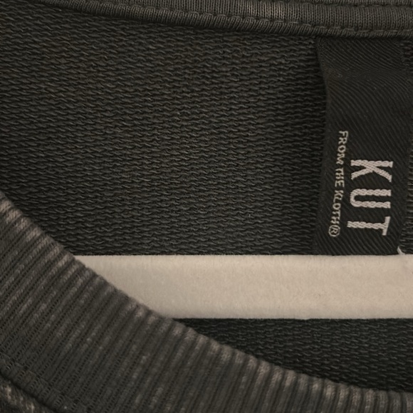 Kut from the Kloth Sweatshirt with Chain Fringe-XL - Picture 3 of 7